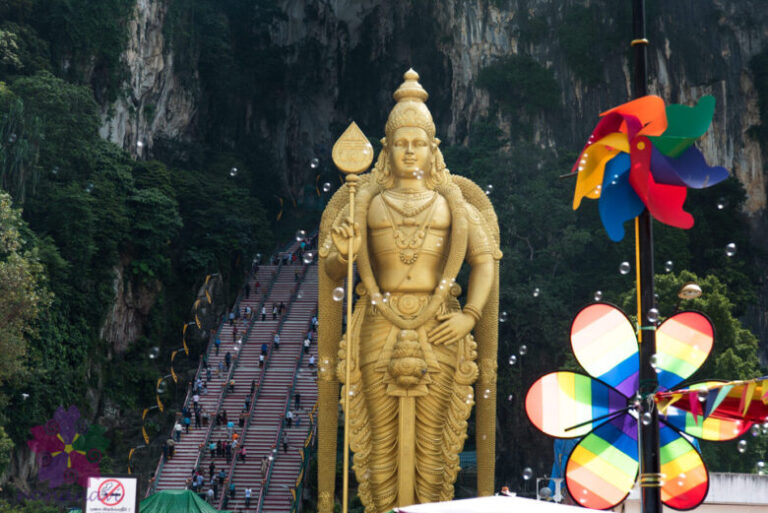 【マレーシア旅行】美しいバドゥ洞窟へ!電車での行き方